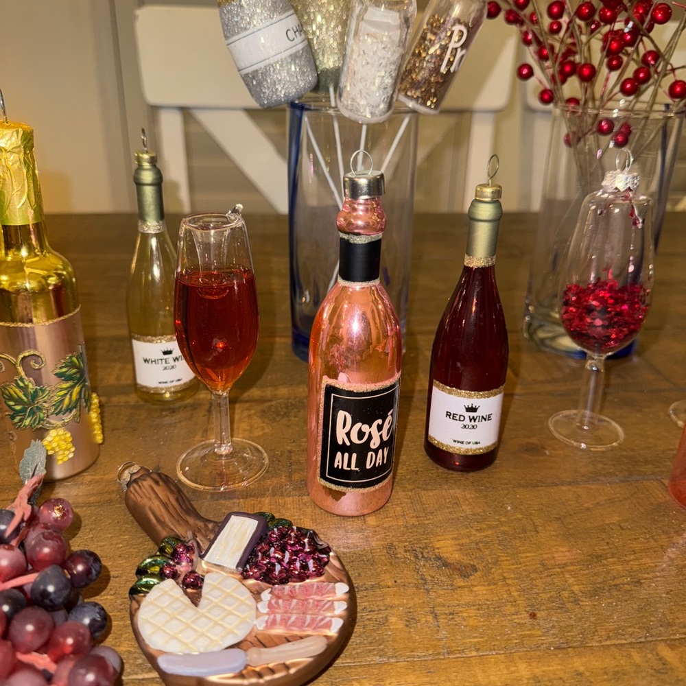 Festive Wine themed tree decorations over 100 pieces! Such a fun addition!